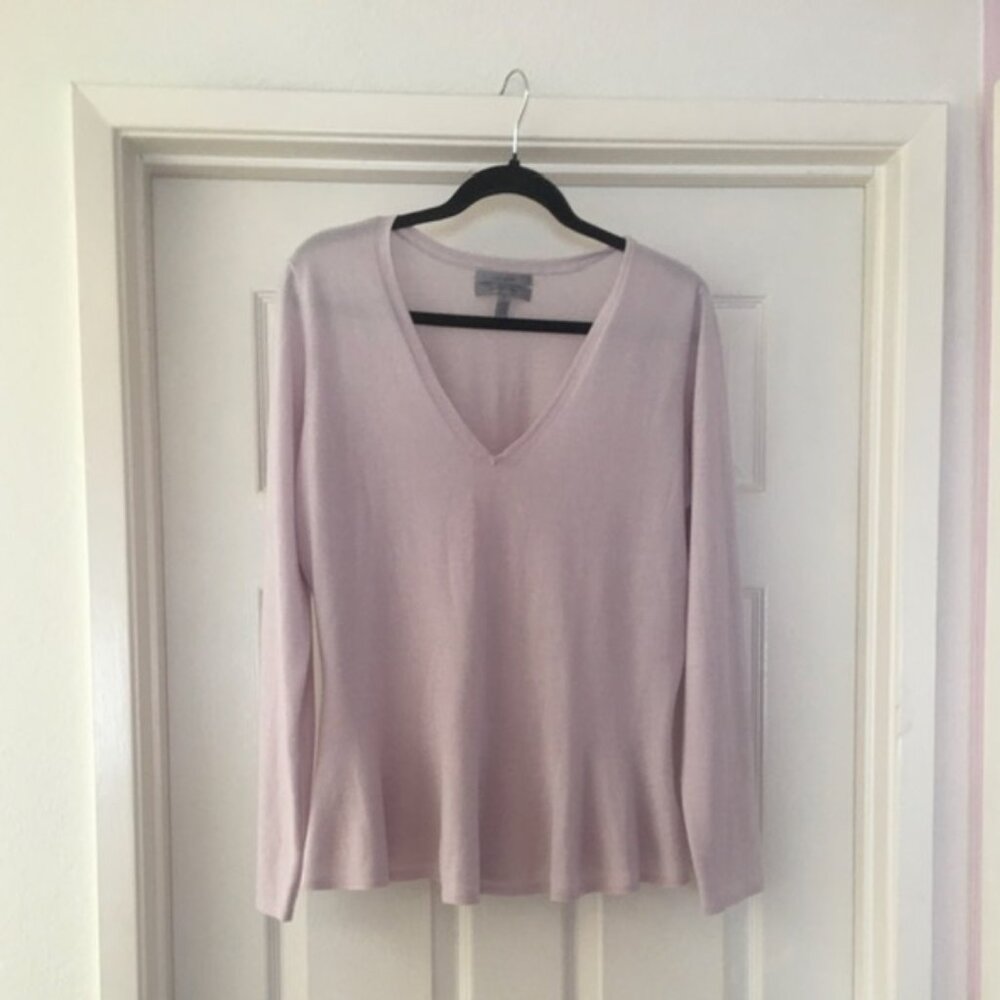 Luxurious New Lavender 100% Cashmere Sweater with V neckline and peplum XL